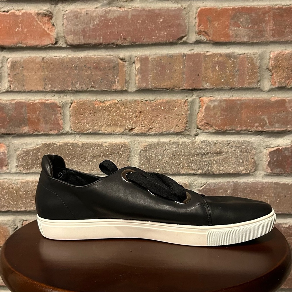 Yosi Samra Black Leather Brand New Laced Up Sneakers Size 9. - Picture 5 of 9